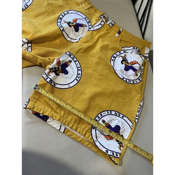 Vintage 90’s Yellow Shorts Aquarius Bunny  PinUp Rare Design Mens sz XL - Picture 5 of 8